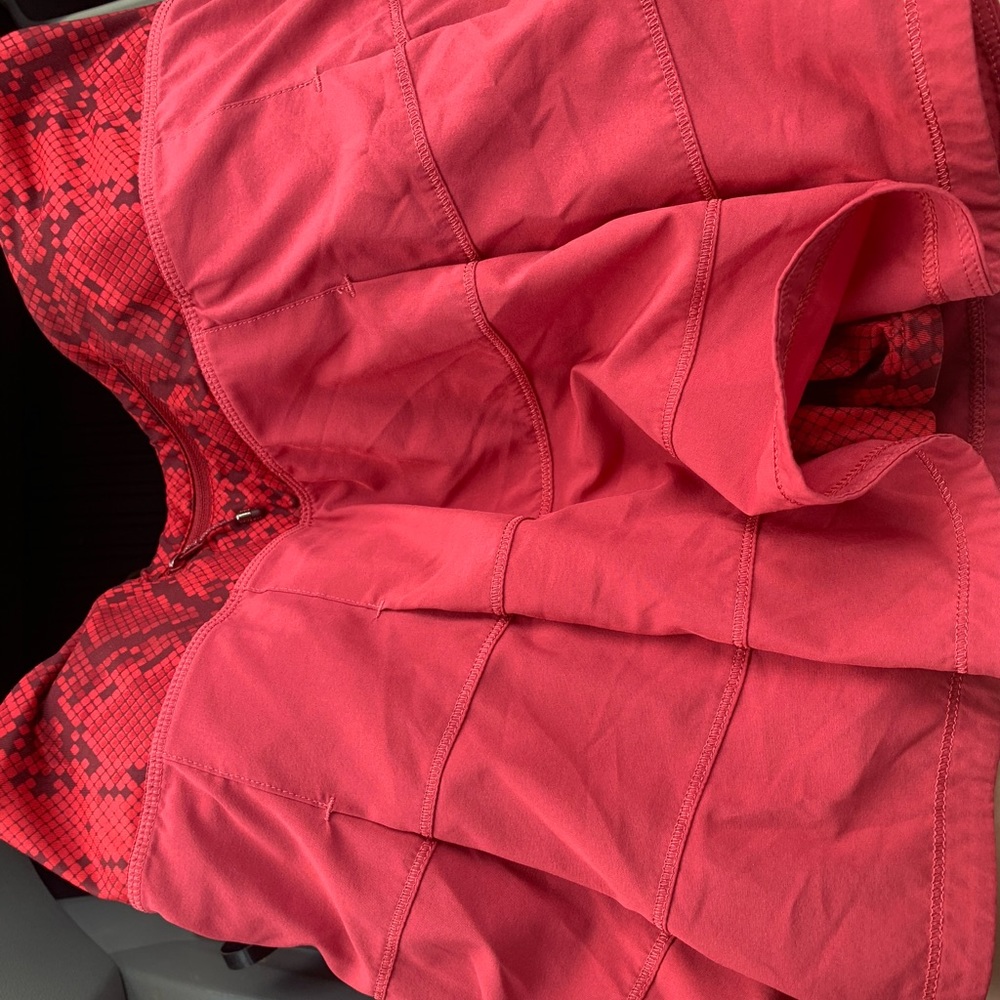 lululemon size 8 skirt